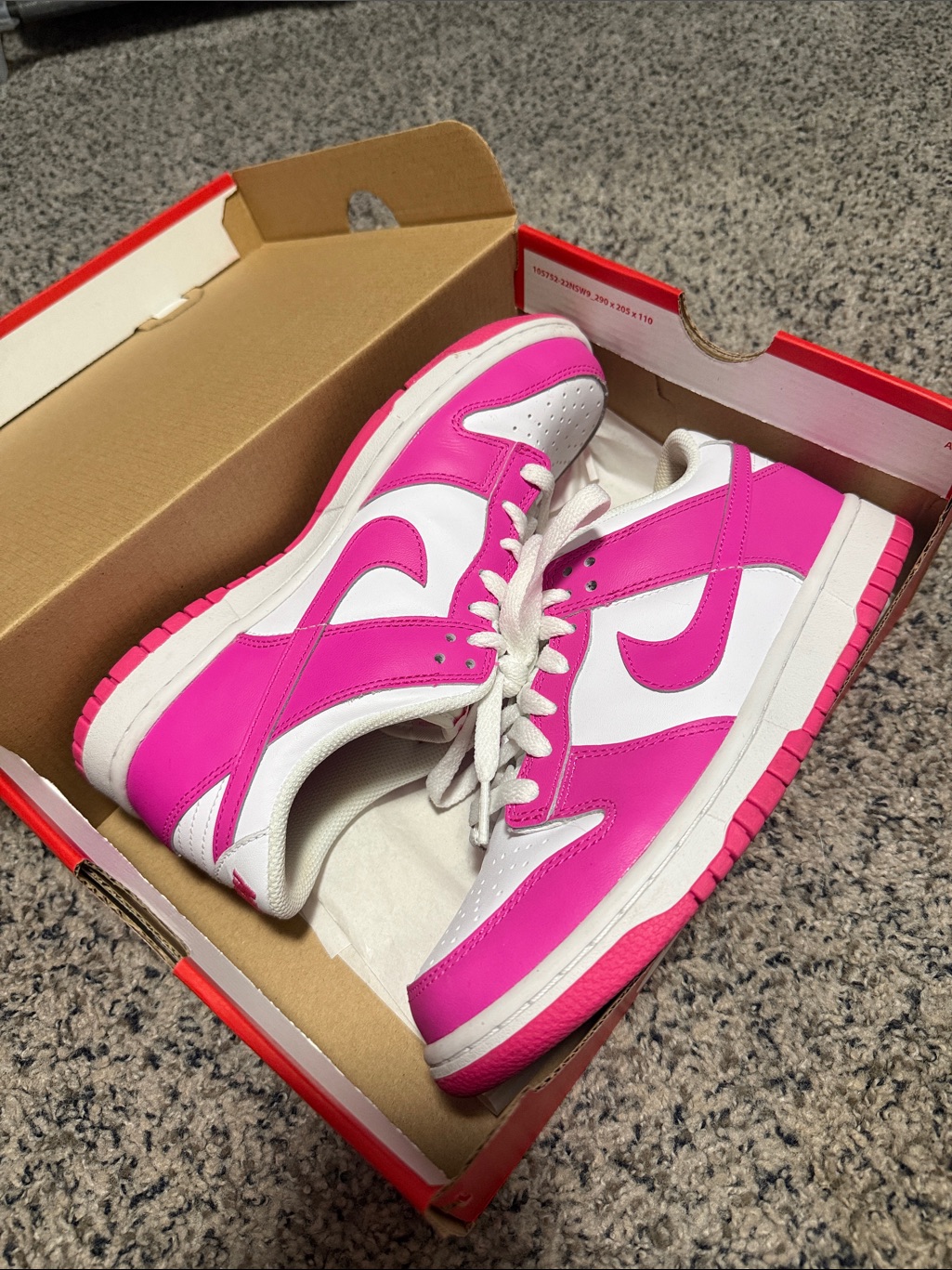 Nike Dunk Low White And Hot Pink / Fuschia - 6.5 Y / 8 Women’s